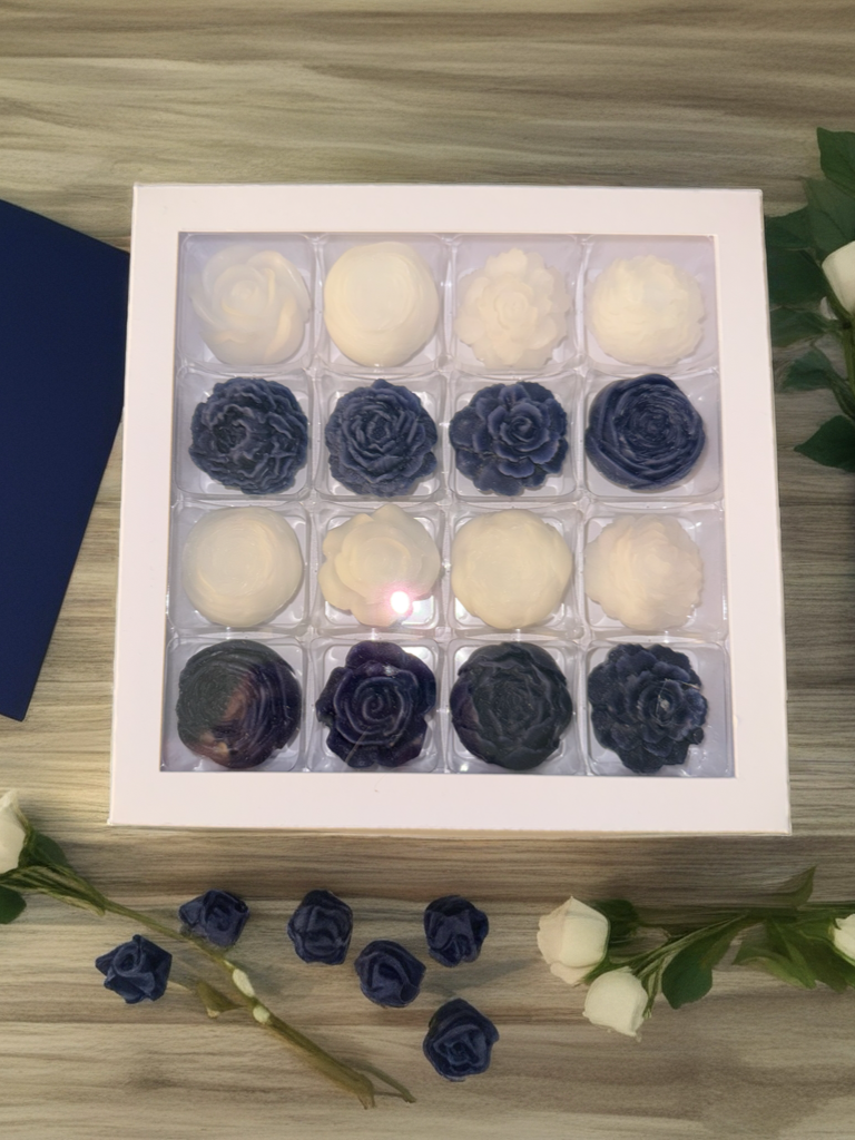 Flower or hearts wax melt gift box