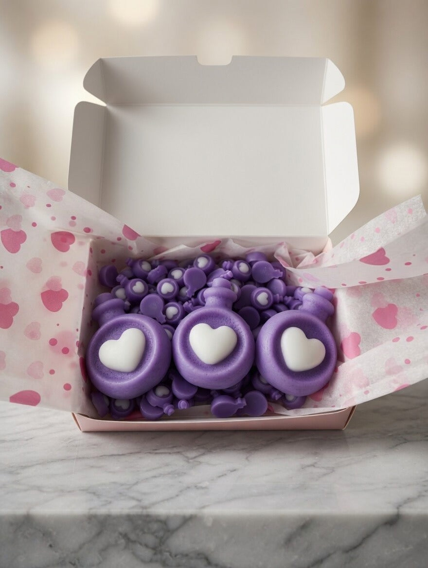 Large box of perfumed scoopies wax melts